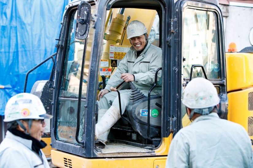 幅広い年齢層が活躍できる環境!! 建設管理者及び土木工事・重機オペレーター
