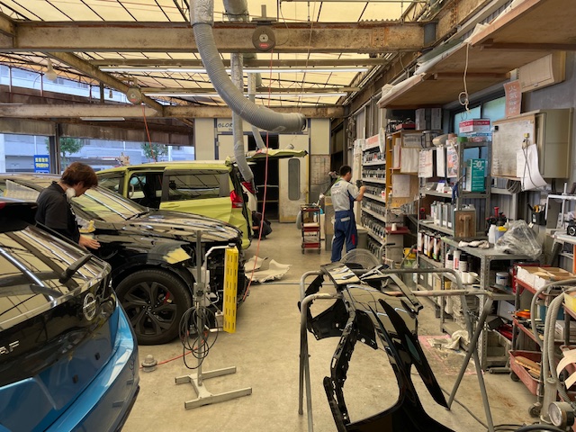 未経験者もOK!!軽自動車～普通車までの板金塗装