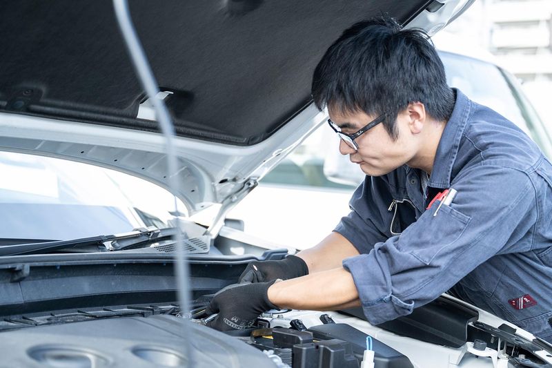 残業ほぼなしのホワイト企業!!資格取得費用全額補助!!自動車整備士